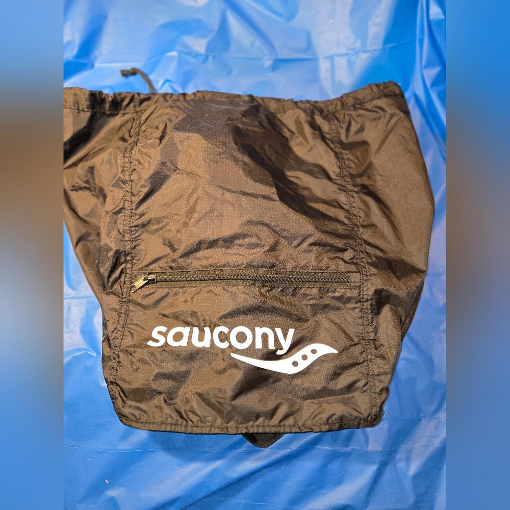 Saucony Gym Satchel bag. Four Interior Compartments. Clean. Excellent Condition